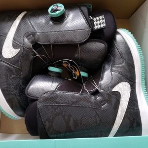 Nike Snakeprint Snowboarding Boots